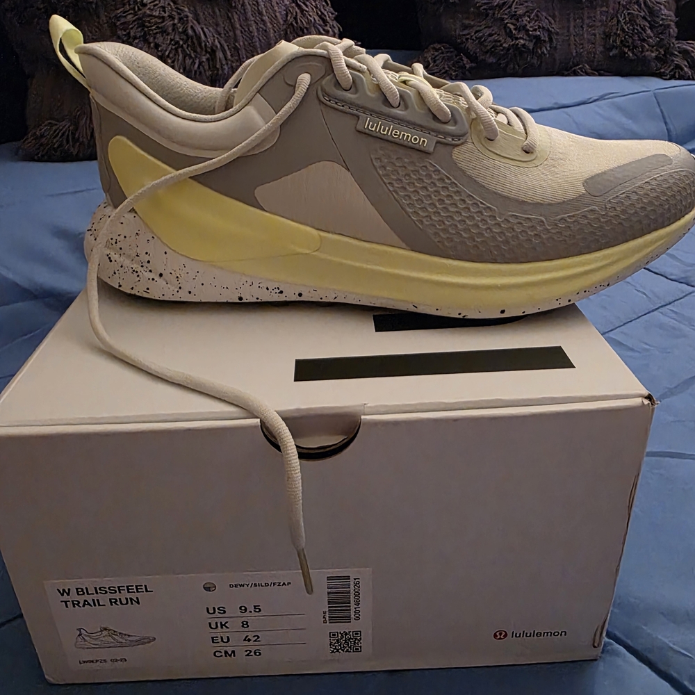 lululemon athletica Women's Athletic Shoes in Cream and Yellow